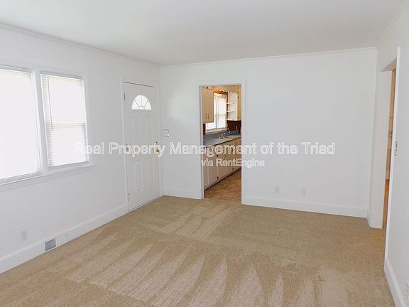 3rd image of 3908 Lacy Ave