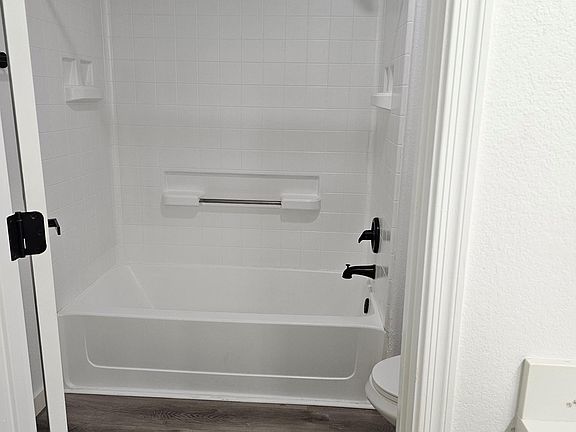 5th image of 8930 W Monroe St #106