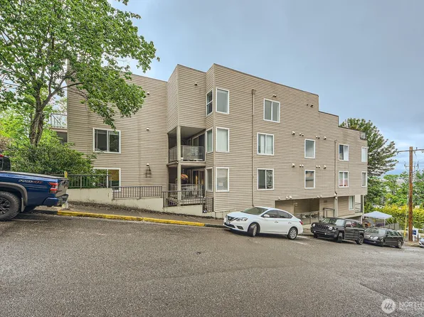 3022 SW Bradford Street #205, Seattle, WA 98126