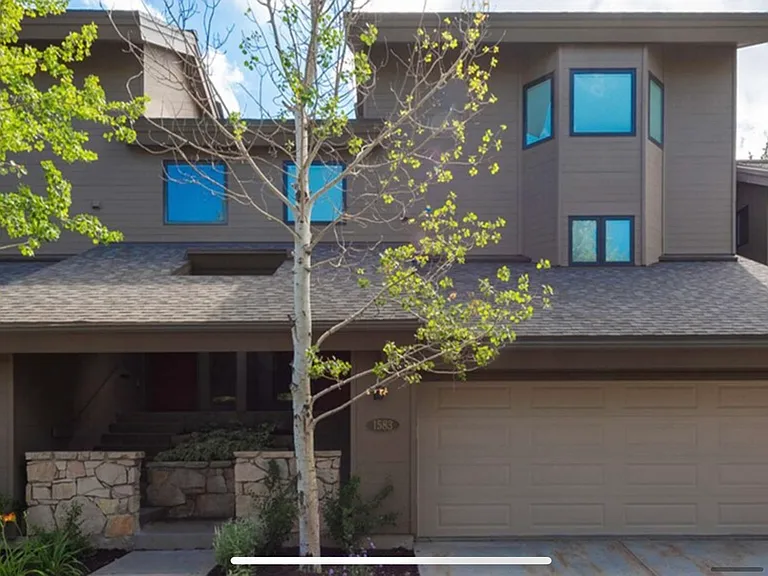 1583 Lakeside Cir — Photo 18