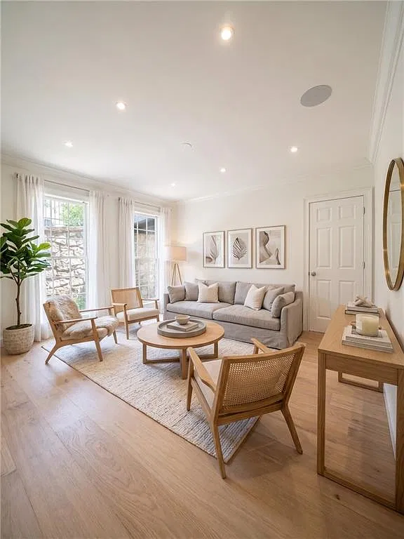2 bed, 2.0 bath, 1050 sqft, $2,200 — Photo 4
