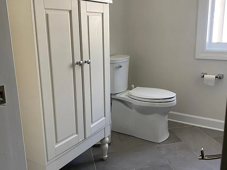 2nd Fl Bath