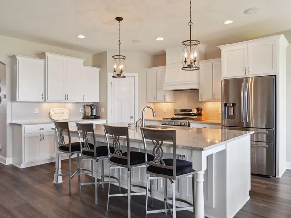 6741 Lakeview Cir NE, Albertville, MN 55301