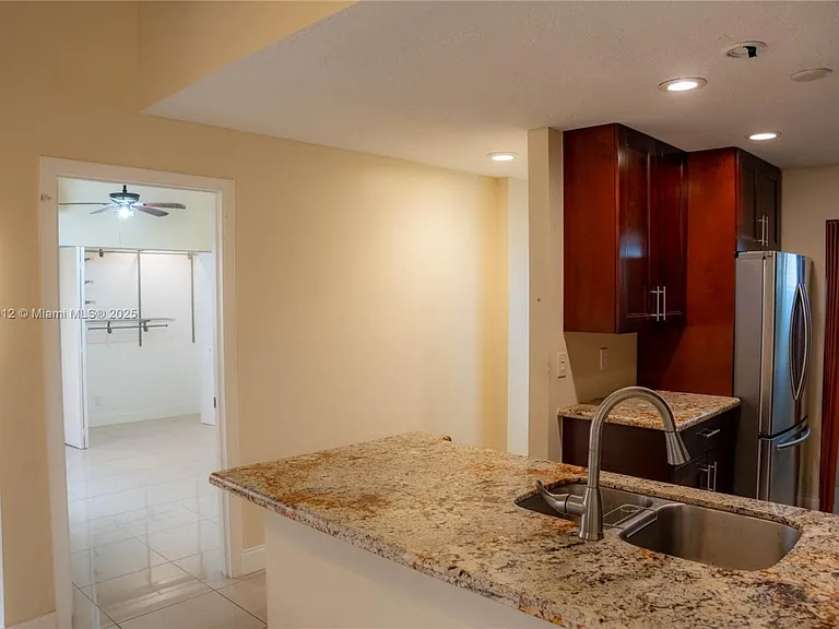 2408 N 35th Ave #2408 — Photo 11