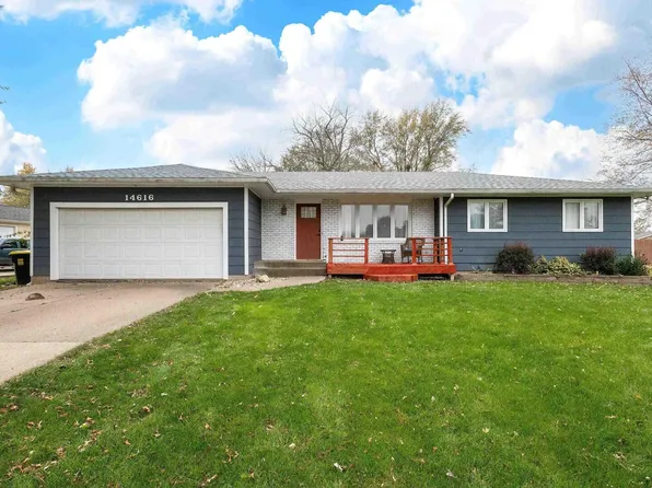 14616 Fern Ave, Davenport, IA 52804