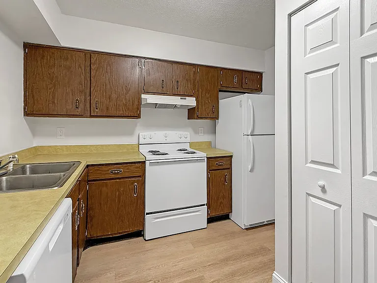 5564 E Virginia St — Photo 16