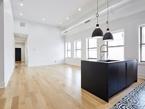 2nd image of 3435 W Fullerton Ave