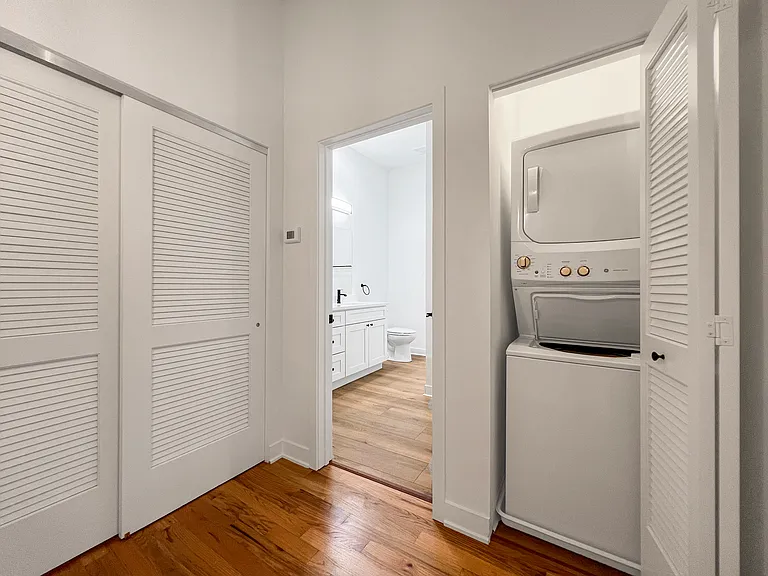 309 W Chicago Ave #302 — Photo 21