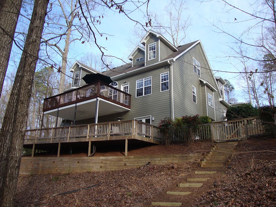 2245 Forest Dr