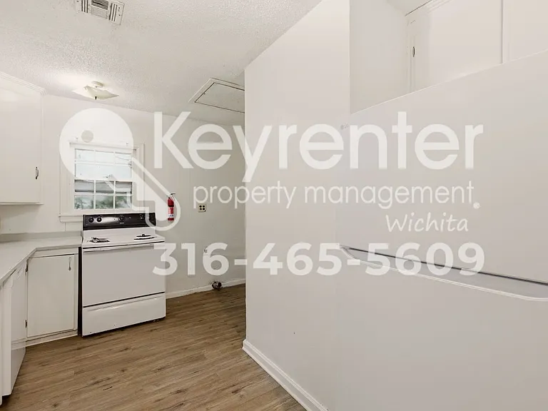 915 N Harding Ave — Photo 11