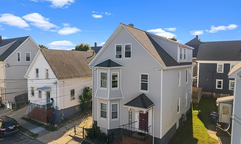 1st image of 27 Juniper St