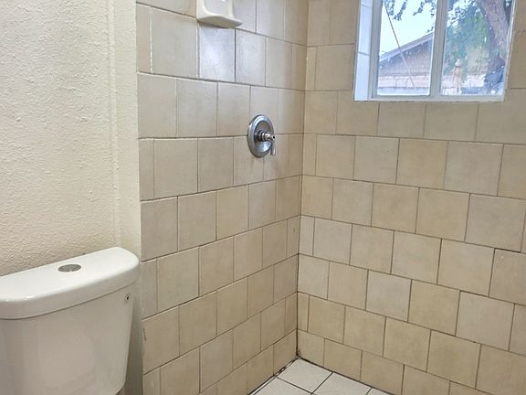 3rd image of 2838 W Melvin St