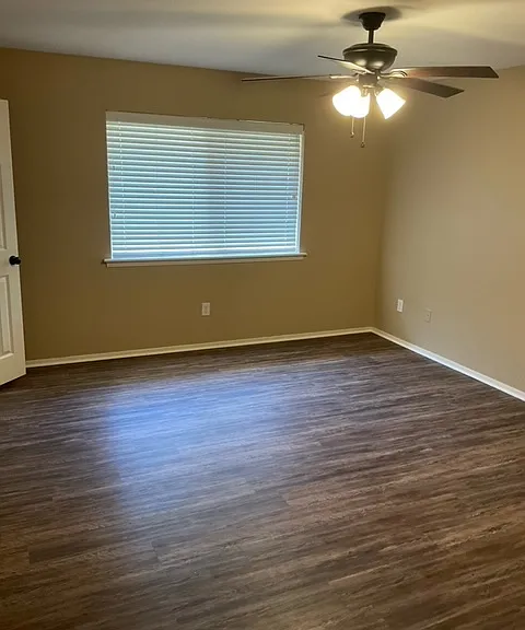 3501 Larkspur Ln — Photo 8