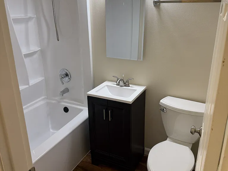4760 22nd Ave NE #10 — Photo 3