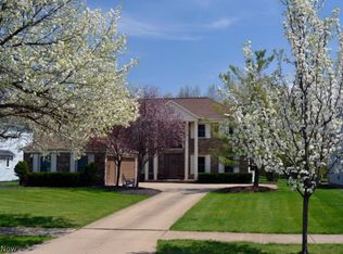 1889 Holdens Arbor Run, Westlake, OH 44145