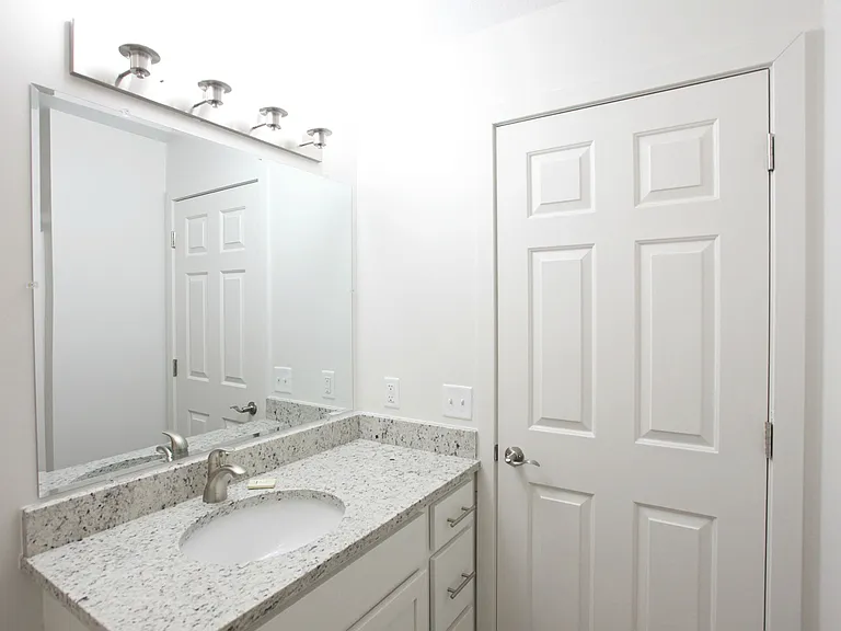 Stonebrooke Village Apartments — Photo 5