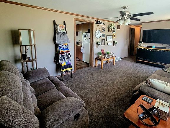 3rd image of 813 W Hildreth St