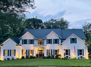 2544 Apple Blossom Ln, Columbus, IN 47201