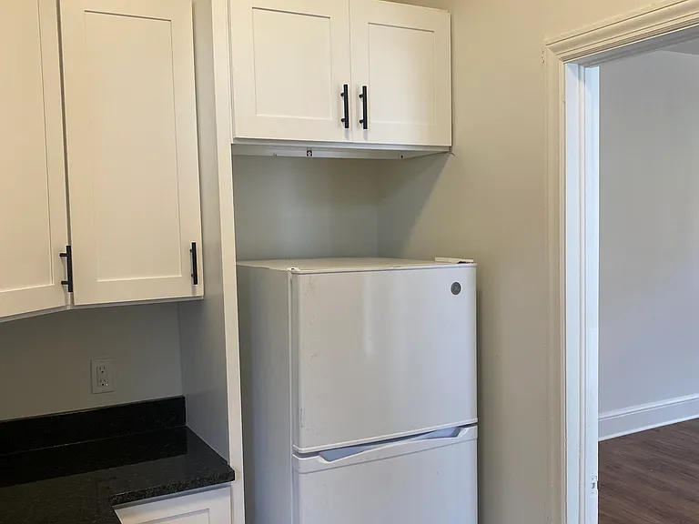 128 N Pine St #1 — Photo 8