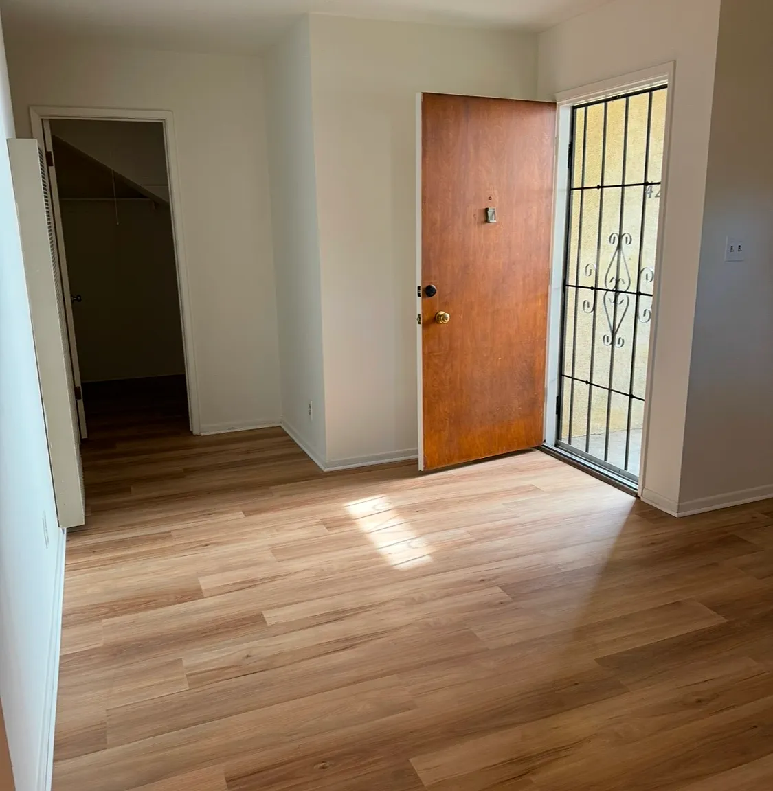 423 E Cedar Ave — Photo 4