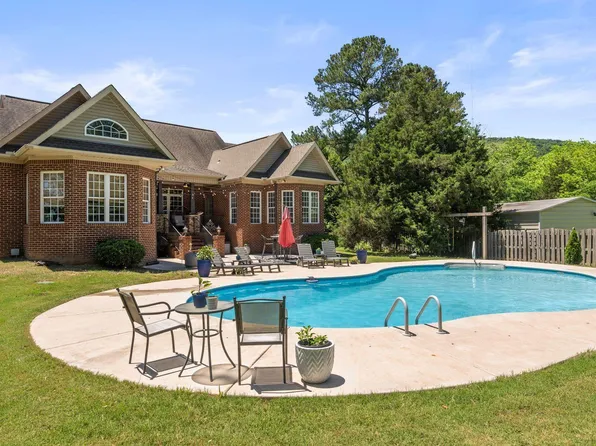 1943 Old Big Cove Rd SE, Owens Cross Roads, AL 35763