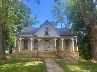 318 E Main St, Hanover, IN 47243