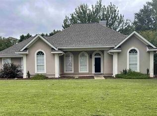 304 Jubilee Cir, Bonaire, GA