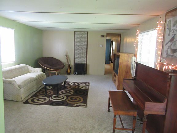 2nd image of 404 Wood Dr