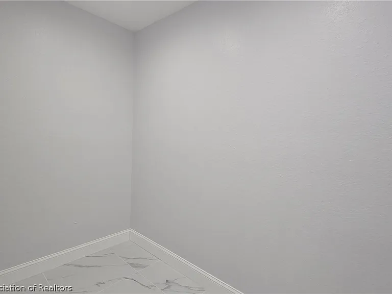 4720 Trout Ave — Photo 16