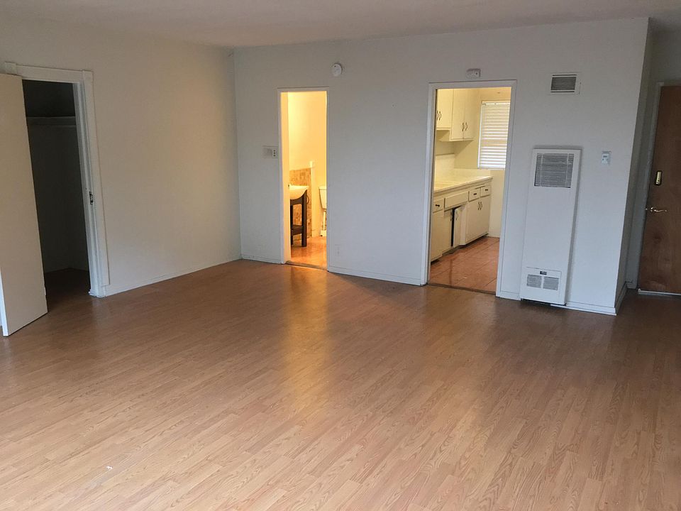 2nd image of 6637 Franklin Ave #3