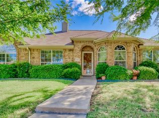 8401 Evening Star Dr, Rowlett, TX 75089