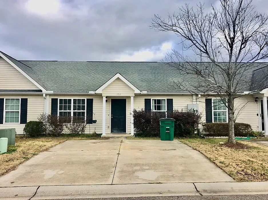 2 bed, 1092 sqft, $1,400 — Photo 2
