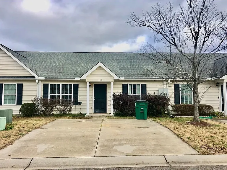 152 Photinia Dr — Photo 2