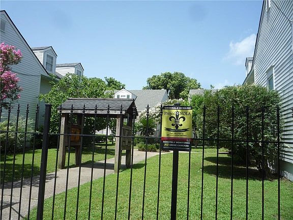 4th image of 2004 Marengo St #2004
