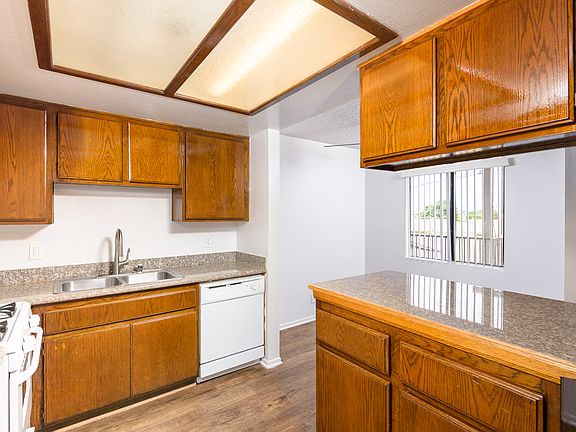 5th image of 13700 Lemoli Ave APT 7