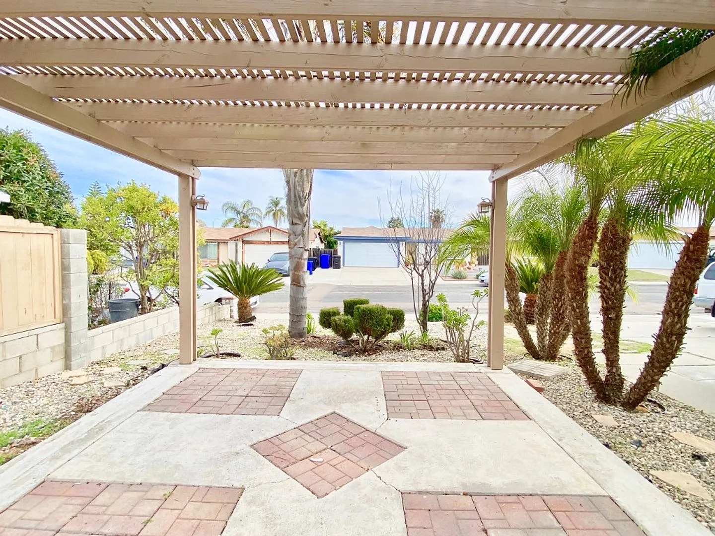 For Rent 4br/2ba 1320 Sf Newly Renovated Single Level Home With 2 Car Garage In Desirable Mira Me... — Photo 4