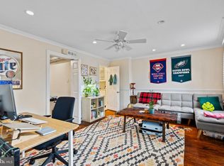 402 Fairmount Ave, Philadelphia, PA 19123