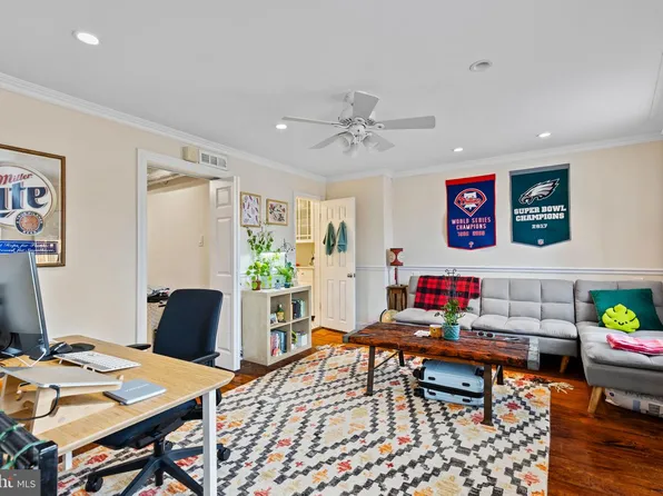 402 Fairmount Ave, Philadelphia, PA 19123