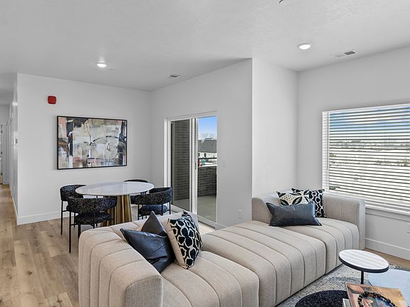 Floor plan is for illustrative purposes only and may not represent the actual layout. Subject to cha