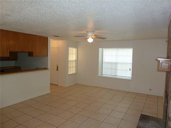 3rd image of 3425 Republic Dr