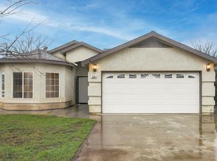 748 Vine St, Lemoore, CA 93245