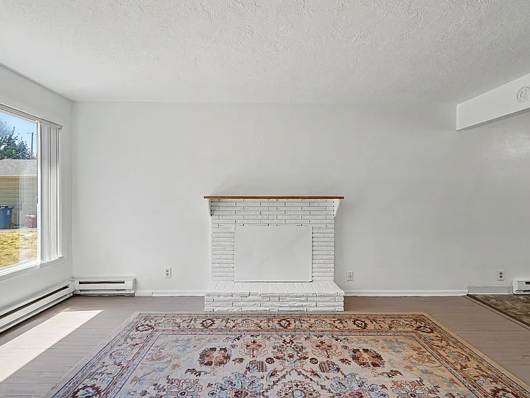 2519-2521 Hyde Ct SE — Photo 6