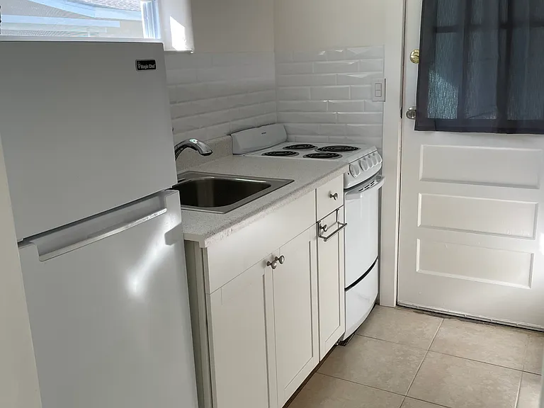 810 1st Ave NW #1 — Photo 7