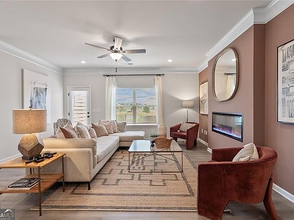 4th image of 310 Caroline Pl #100