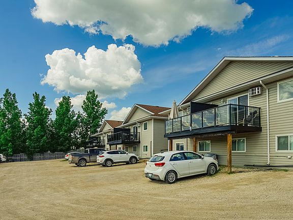 2nd image of 63 Oakdale Dr #10