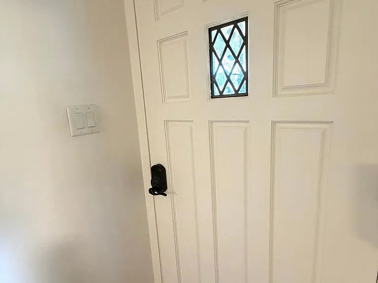 1704 Castle Ct — Photo 30