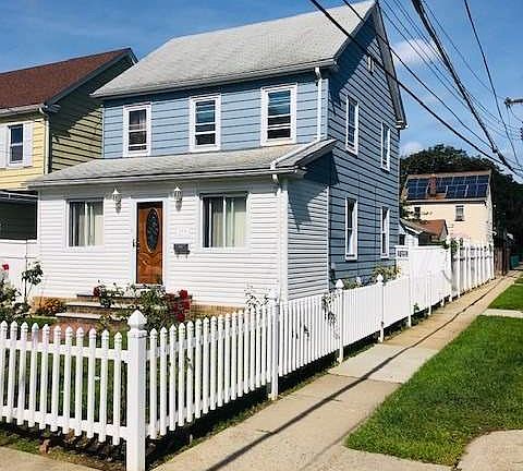 3rd image of 224-39 Fairbury Ave