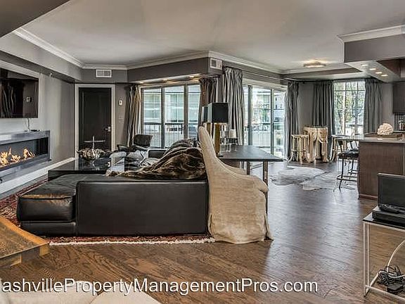 5th image of 900 19th Ave S APT 104