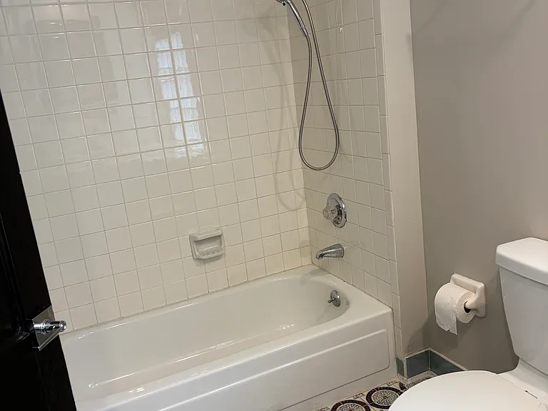 420 Tusculum Ave #2 — Photo 14