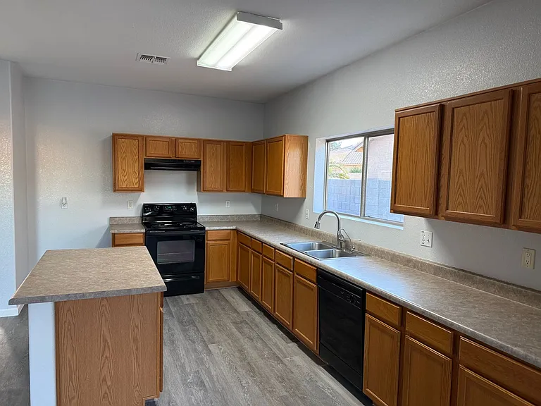 33190 N Cherry Creek Rd — Photo 31
